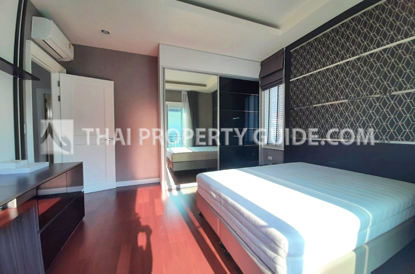 House with Shared Pool in Sukhumvit 